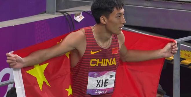 49秒16！谢智宇上演第9道奇迹，400米栏决赛最后时刻反超摘铜